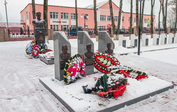 Братская могила в городе Городок (вид 2)