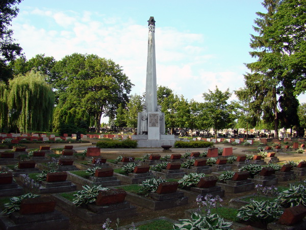 Воинское кладбище в городе Ченстохова (общий вид)