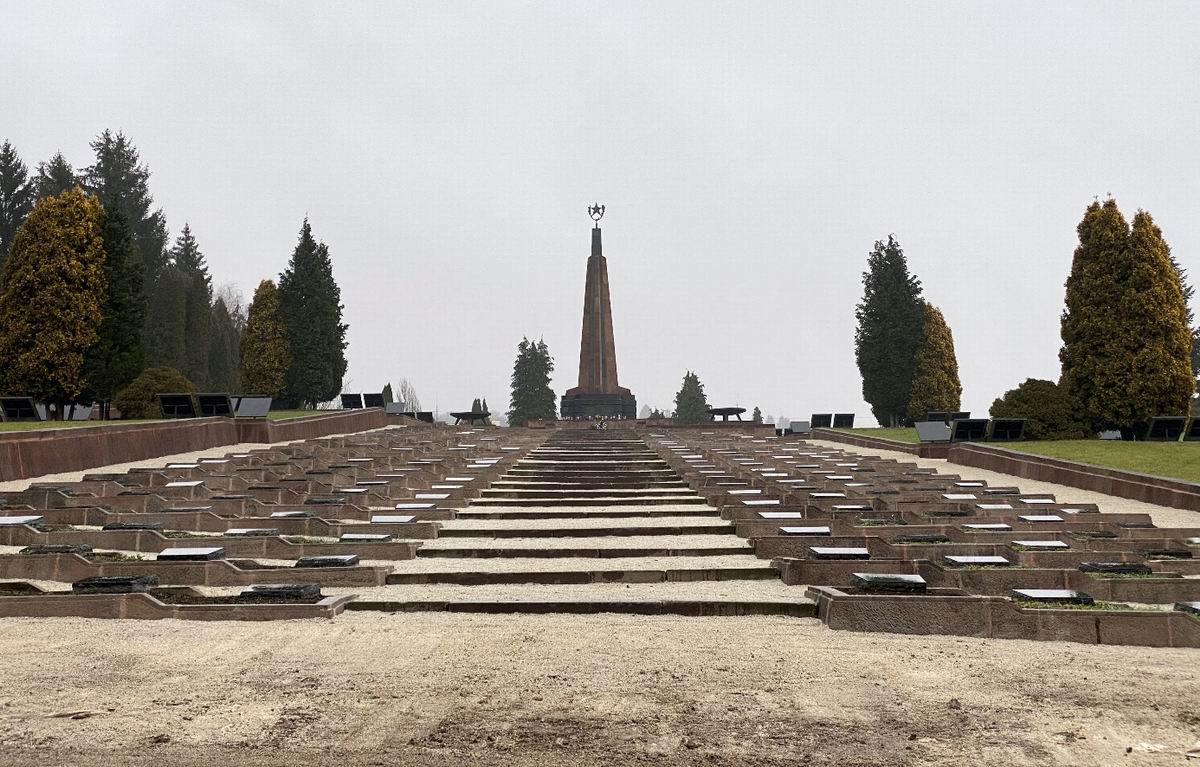 Воинское кладбище в городе Зволен (общий вид)