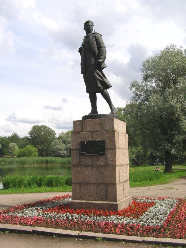 Памятник в Санкт-Петербурге